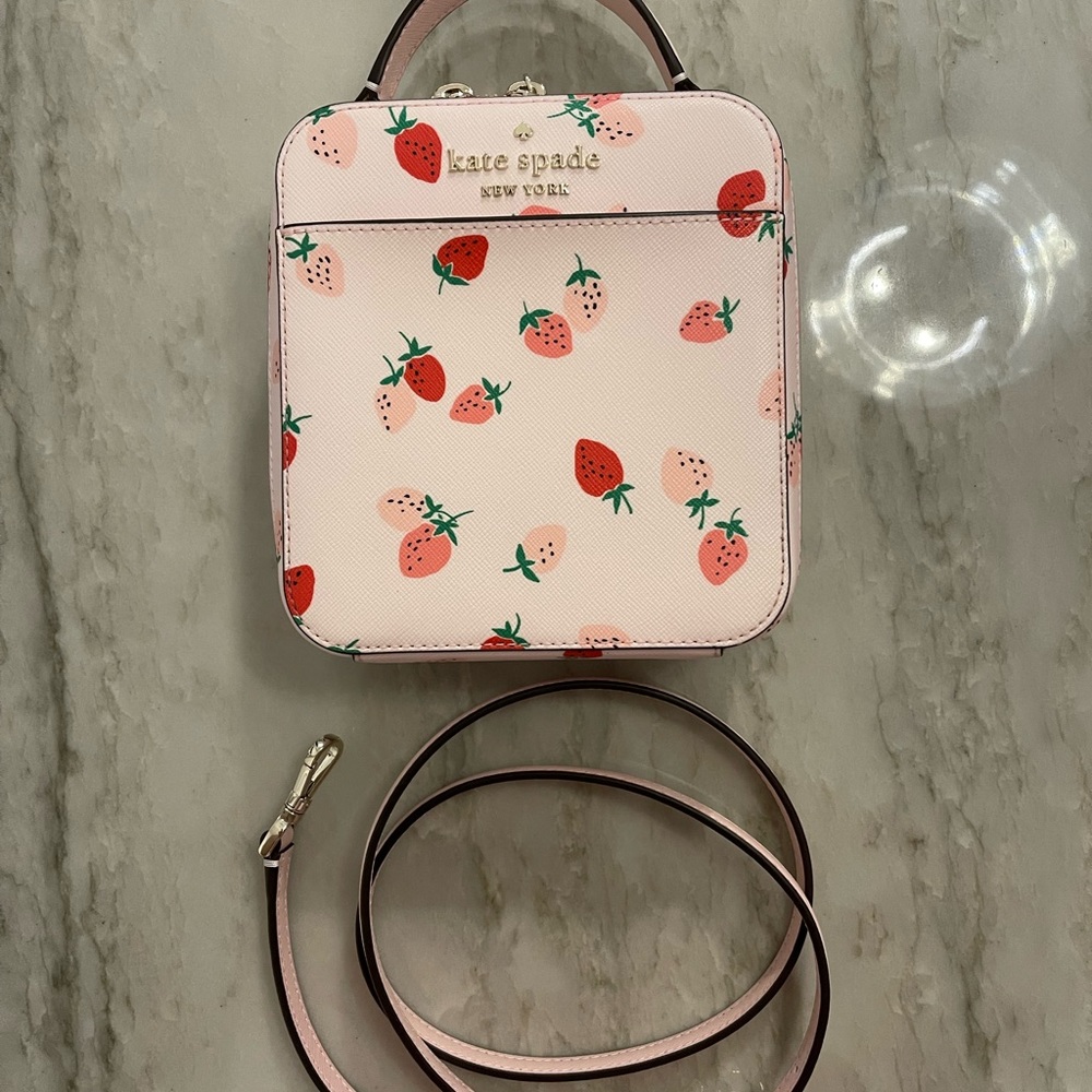 Kate Spade Daisy Strawberries Vanity Crossbody Purse